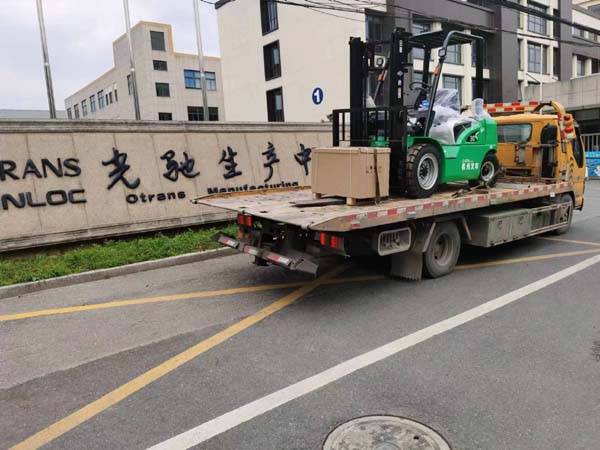 淘汰進(jìn)行時(shí)！杭叉首臺(tái)老舊柴油叉車替換新能源叉車正式落地